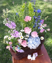 Hummingbird Garden from Twigs Flowers and Gifs in Yerington, NV